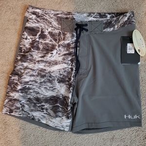 Huk Elements Lightweight High-Stretch Boardshorts